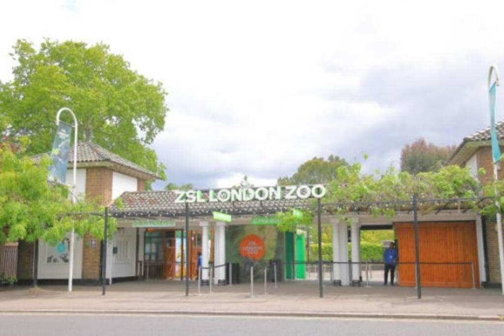 Functional Double With An Ensuite Toilet And Shower Near Tube And Bus Stations London Exterior photo